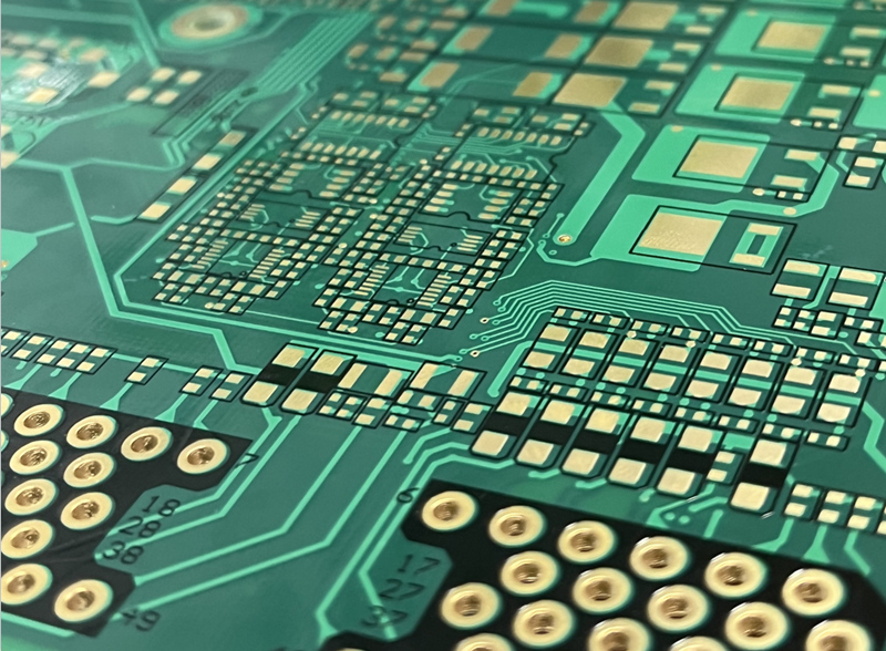 試產(chǎn)成功8層3階盲埋孔汽車(chē)控制主板，綠油沉金板。